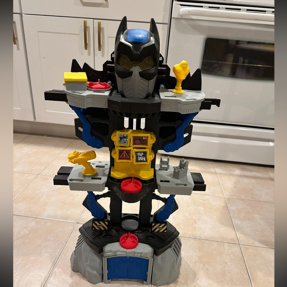 Imaginext DC And Friends Batman Headquarters